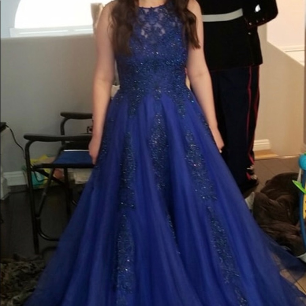 Prom dress - Picture 2 of 2